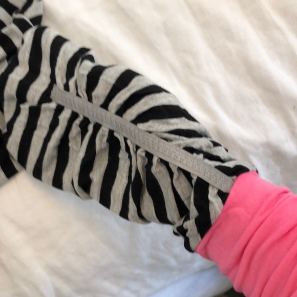 🖐 Mondetta Workout Top with Hi-Low Hem - Picture 4 of 7